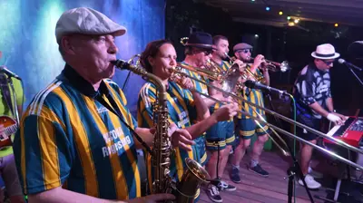 "Skavaria" auf der Biergarten-"Live Stage" im "Parapluie"