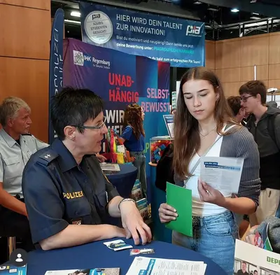 Ausbildungs- und Jobmesse Amberg: 76 Unternehmen zeigen Wege in die berufliche Zukunft