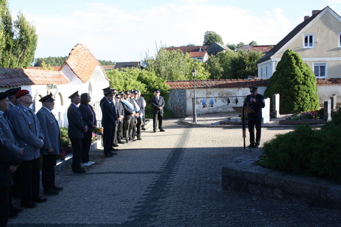 Burkhardsreuth. Bei der Kreisversammlung des Bayerischen Soldatenbunds, Kreisgruppe Eschenbach, mahnten Redner gegen Geschichtsvergessenheit und bekannten sich zu Frieden und wehrfähiger Verteidigungsbereitschaft.