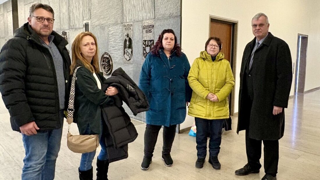 Weiden. Eine Kundin hat Kaufland auf Schmerzensgeld und Schadensersatz verklagt. Die damals 75-Jährige war auf der Rolltreppe gestürzt. In einem Vergleich akzeptierte sie 1.000 Euro. Für die Supermarkt-Kette kann es noch dicker kommen: Eine weitere Kundin (83) war nach einem Sturz verstorben. 