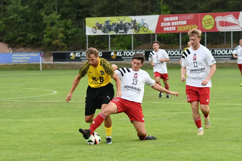 SC Luhe-Wildenau dreht Derby gegen den FC Amberg