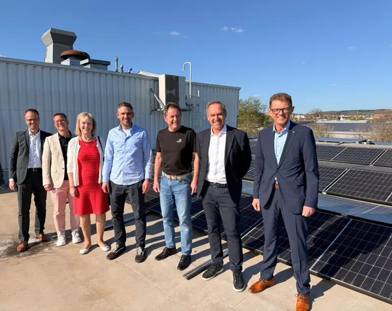 Netzwerk, Nachhaltigkeit und Zukunft: Sport Signage und Grammer Solar bringen regionale Wirtschaft zusammen