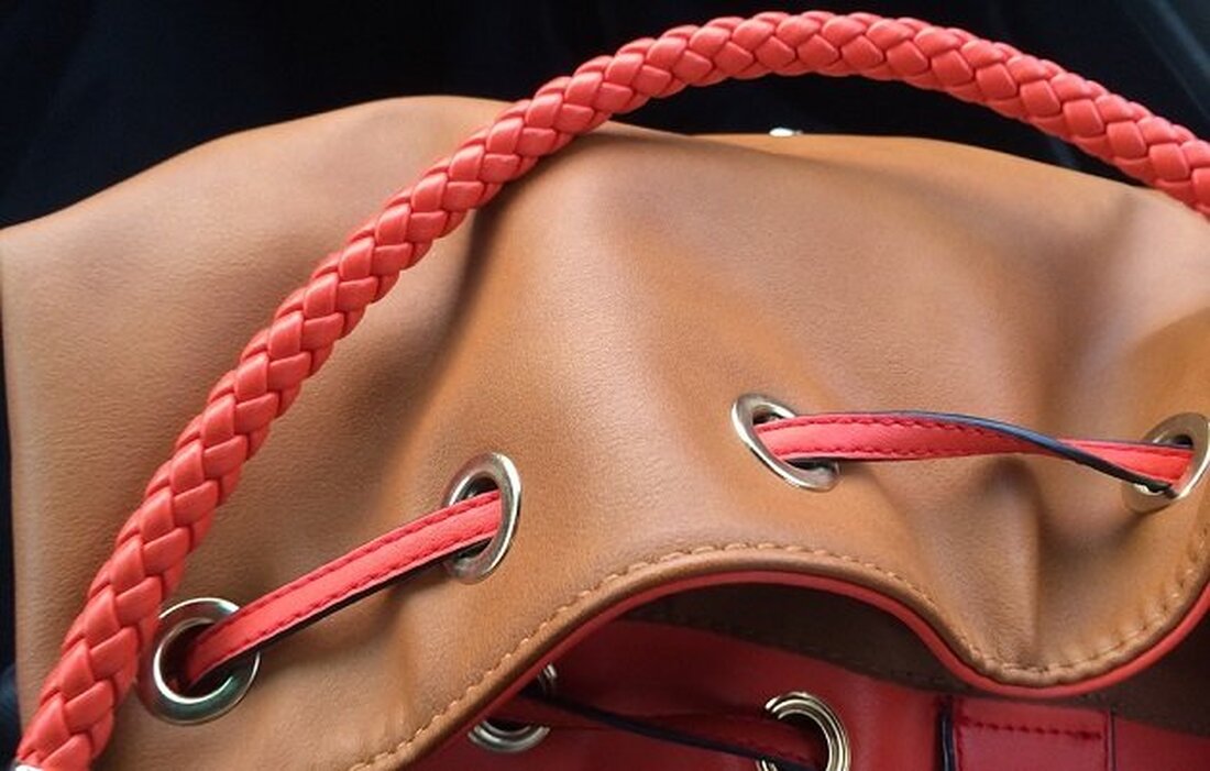 Tirschenreuth. Während des Einkaufens hängte eine Tirschenreutherin (69) ihre Handtasche in den Einkaufswagen. Einen kurzen Moment später war die Tasche samt Inhalt weg. Eine Tirschenreutherin (69) war am 07.11.18 gegen 11.00 [&hellip;]