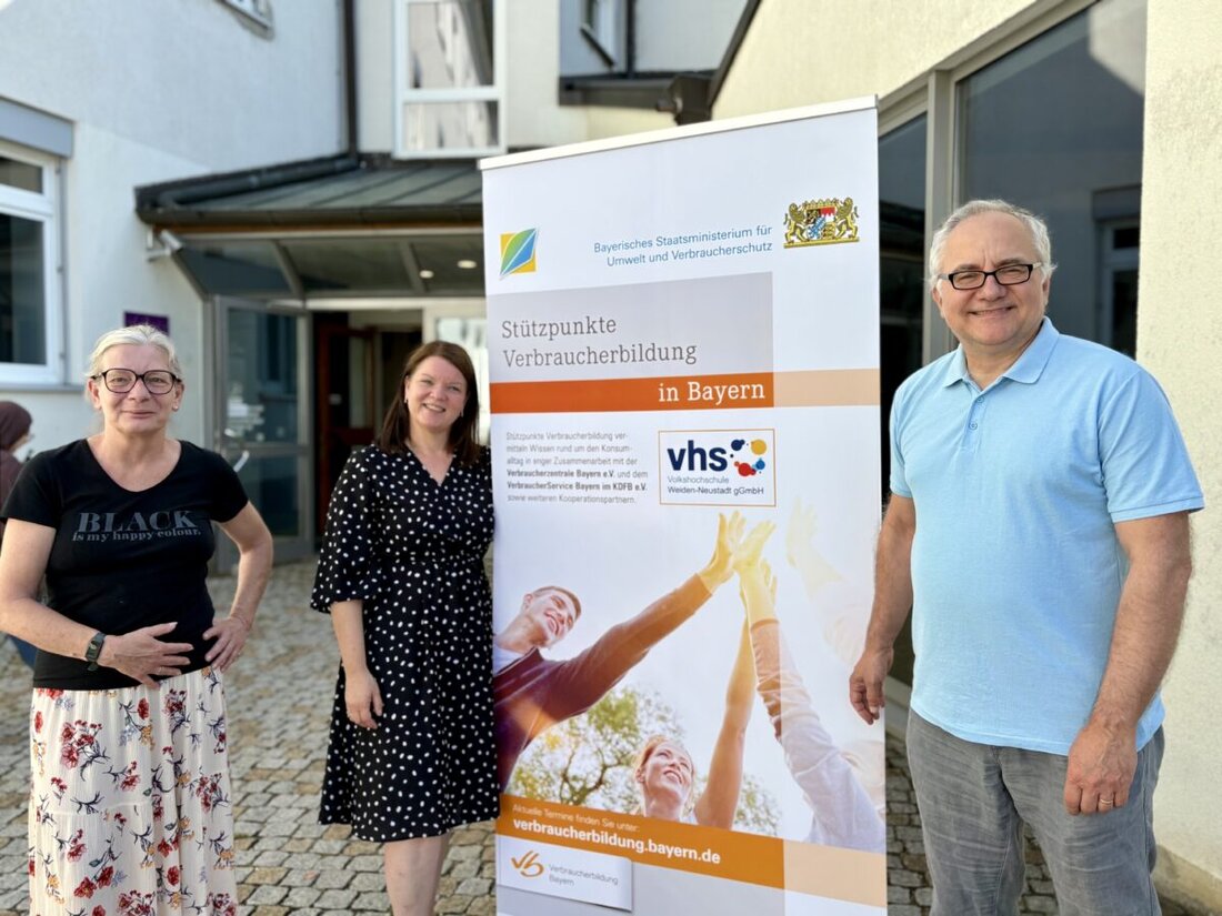 [Advertorial] Weiden. Die vhs Weiden-Neustadt kann ein kleines Jubiläum feiern: Sie ist zehn Jahre "Stützpunkt Verbraucherbildung". Mit praxisnahen Kursen zu Digitalisierung, Finanzen und Nachhaltigkeit erreichte sie über 3.000 Menschen in der Region. Das Programm soll 2027 fortgesetzt werden.