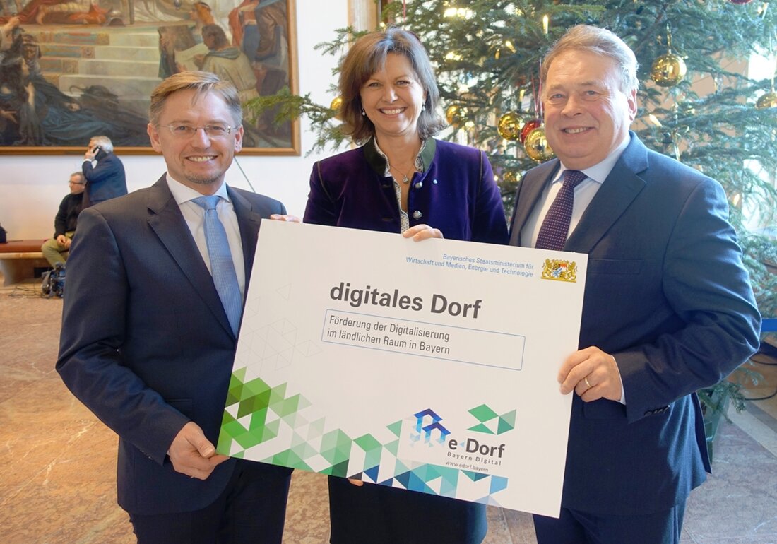Tirschenreuth. Gute Nachrichten für die Steinwaldallianz in Tirschenreuth. Ihre Bewerbung für das Modell-Projekt “eDorf” überzeugte: Das digitale Dorf kommt nach Tirschenreuth.  Wie die Bayerische Staatsregierung informiert hat die Wirtschaftsministerin Ilse [&hellip;]
