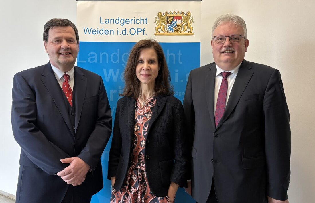 Weiden/Nürnberg. Oberlandesgerichtspräsidentin Beate  Ehrt benennt bei ihrem Besuch in Weiden die großen Zukunftsthemen der Justiz. Eines davon: KI. Künstliche Intelligenz soll die Arbeit unterstützen - "damit der  Mensch mehr Zeit für den Menschen hat".  
