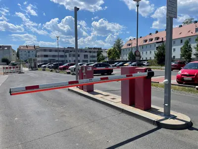 Neue Parkregel in Tiefgarage des Klinikums – Freies Parken für Schwerstbehinderte bleibt