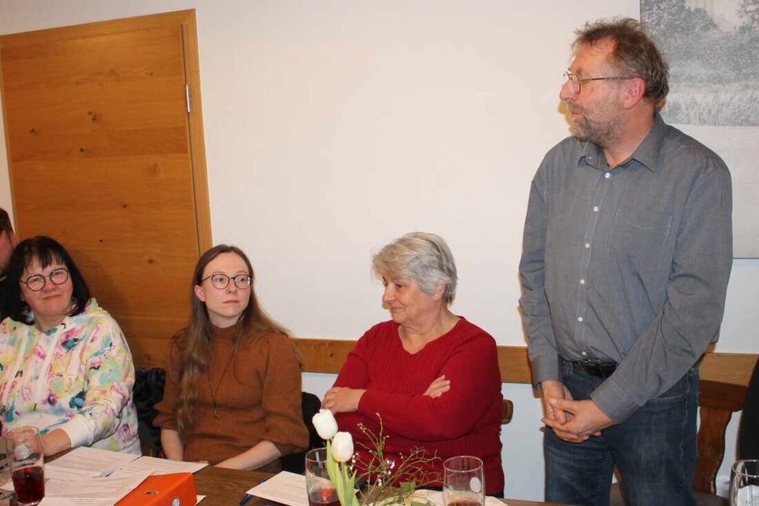 Kemnath. Der Heimatkundliche Arbeitskreis richtet den Blick auf junges Publikum und erneuert seine Arbeit. Kooperation mit Schulen, mehr Online-Präsenz und ein erweitertes Programm folgen; der Heimatbote kostet nun fünf Euro.