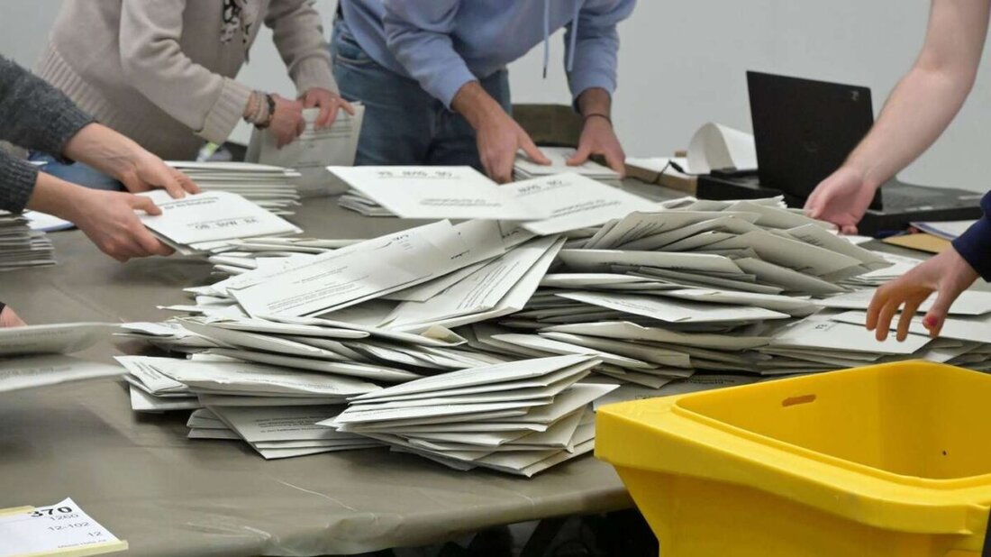 Weiden. Am Sonntag, den 22. März, steht die OB-Stichwahl an. Rund 32.650 Menschen sind wahlberechtigt. Wer seine Benachrichtigung vom ersten Wahlgang nicht mehr findet, kann trotzdem wählen. 