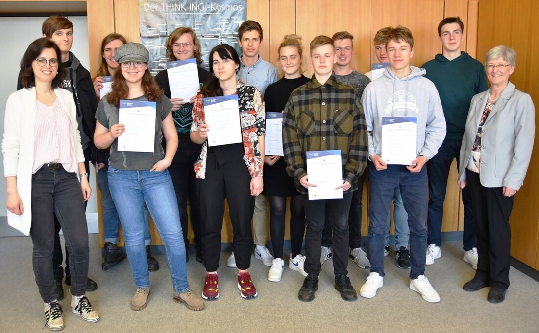 Weiden. Ein beispielhaftes Internetprojekt verbindet Welten, schafft neue Freundschaften und man lernt dabei. Weidener Schüler bekamen dafür eine Auszeichnung. Von Jürgen Wilke  Seit 2005 gibt es das „eTwinning-Programm“ der Europäischen [&hellip;]