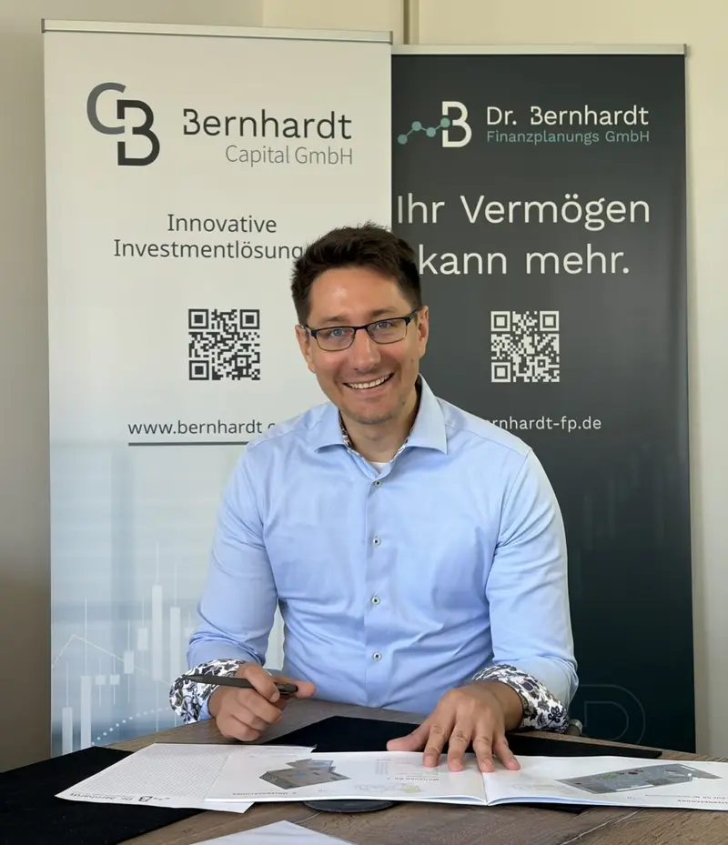 Wie kann man sich gegen Steuererhöhungen schützen und Vermögen aufbauen? Dr. Bernhardt klärt in zwei Webinaren auf