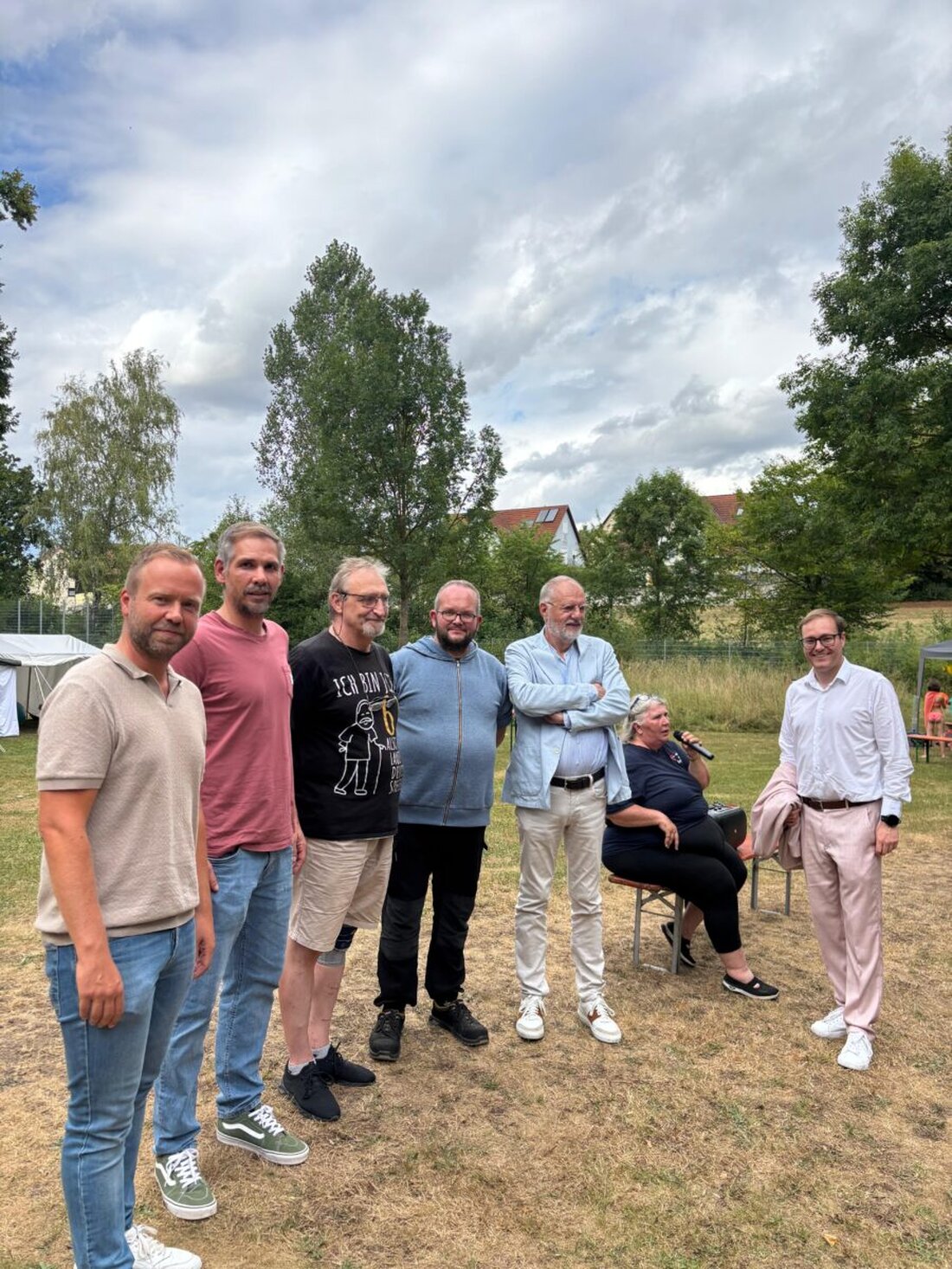 Amberg. Im Hockermühlbad erlebten 74 Kinder eine CVJM-Ferienfreizeit rund um die Kontinente – mit Spiel, Bewegung und Inklusion. MdL Bernhard Heinisch, OB Michael Fritz und BJR-Präsident Philipp Seitz schauten vorbei.