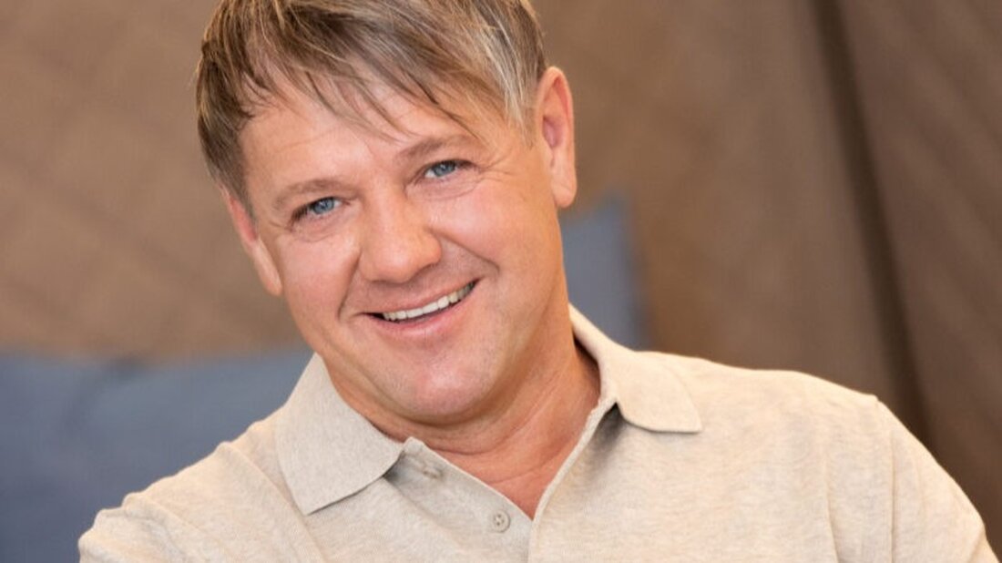 Weiden. Man kennt ihn als Lebensretter bei der ILS. Als Radiomoderator und freien Redner bei Hochzeiten und Beerdigungen. Jetzt bewirbt sich Jürgen Meyer (51) für die Bürgerliste um das Amt des Oberbürgermeisters. Dass er kein Parteisoldat ist, versteht er als Vorteil: "Ich stehe für ein neues Weiden."