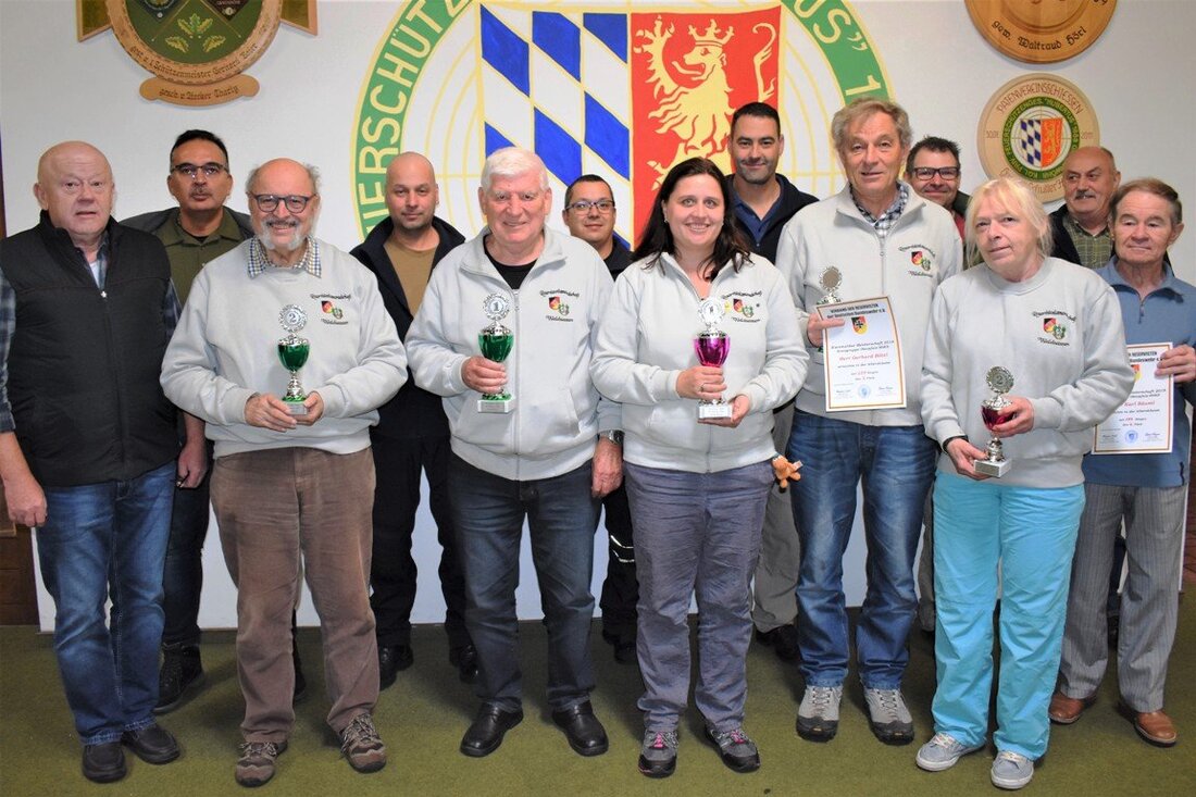 Grafenwöhr. Diszipliniert und unfallfrei ging die Kleinkaliber-Kreismeisterschaft der Reservisten Kreisgruppe Oberpfalz Nord über die Bühne. Von Renate Gradl Organisationsleiter Günter Bogner bedankte sich bei der Siegerehrung bei Ehrenkreisvorsitzenden Jürgen Hofmann, [&hellip;]