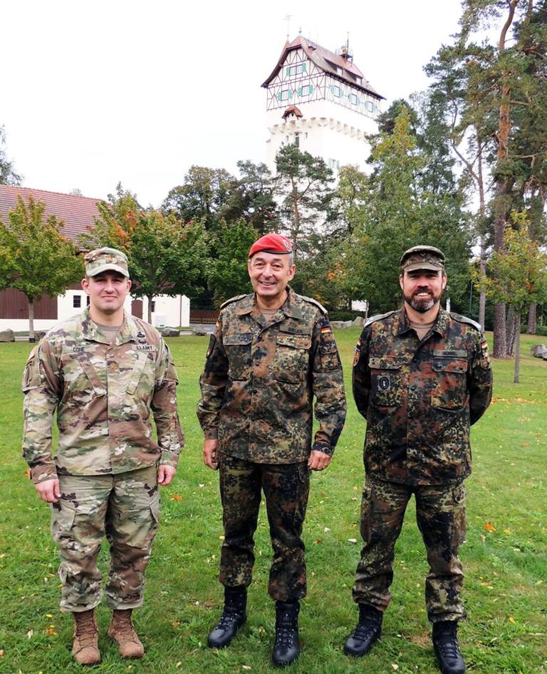 Grafenwöhr. Beeindruckt von den Möglichkeiten des Truppenübungsplatzes Grafenwöhr und von der guten Zusammenarbeit zwischen Bundeswehr und US-Armee vor Ort zeigte sich Generalmajor Carsten Breuer. Von Gerald Morgenstern Der Kommandeur des [&hellip;]