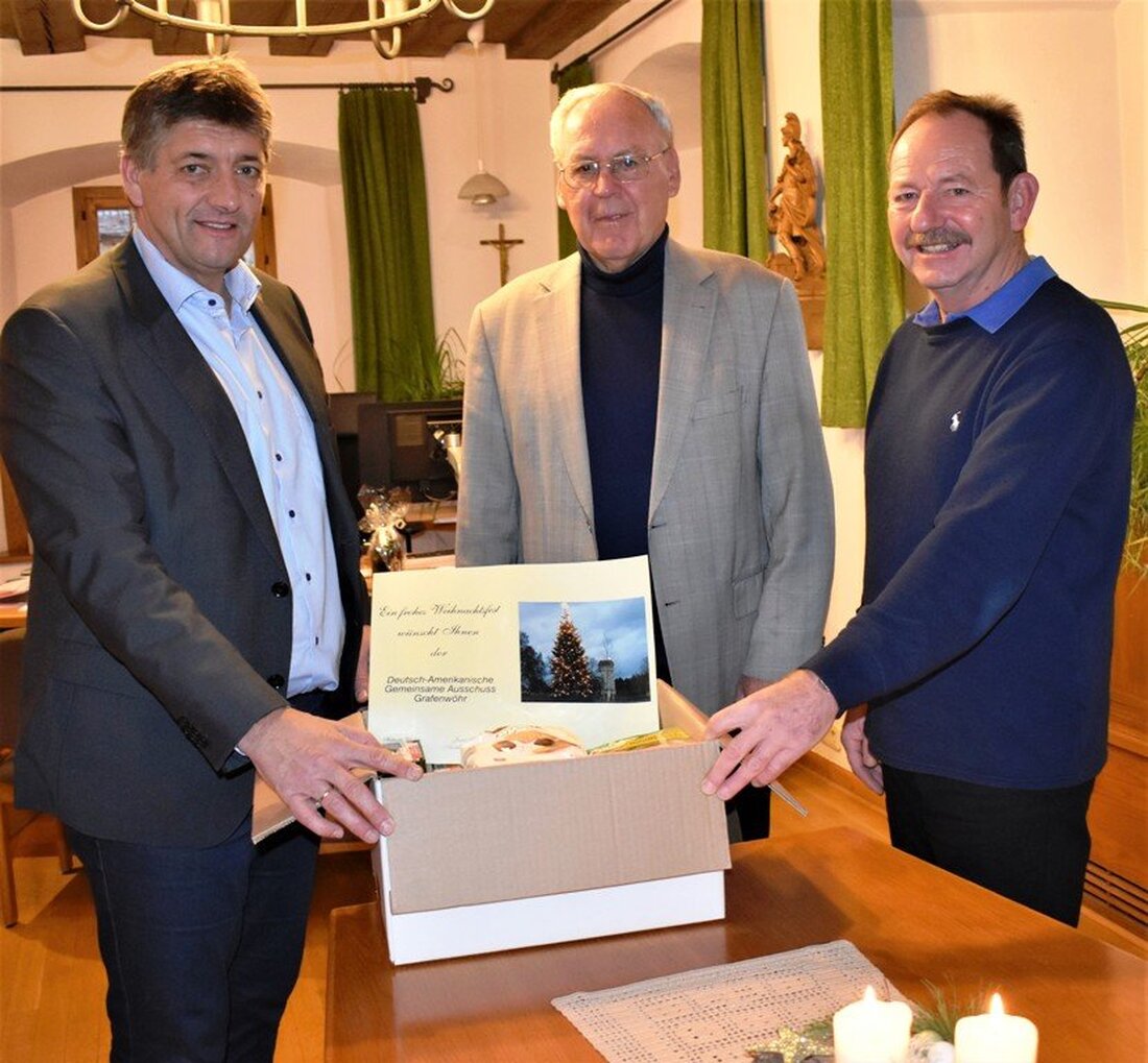 Grafenwöhr. Zum Deutsch-Amerikanischen Volksfest kamen auch heuer wieder sehr viele Besucher und zwar aus allen Richtungen von Deutschland. Deshalb kann DAGA auch wieder Lebensmittelpakete für Bedürftige spenden. Von Renate Gradl [&hellip;]
