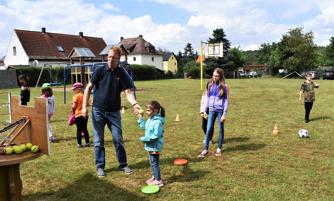 Grafenwöhr. Die Kolpingsfamilie hat nach langen Überlegungen und ihr Sommerfest nicht abgesagt. Das erstellte Schutz- und Hygienekonzept wurde dabei eingehalten. Von Renate Gradl Nach einem trockenen Start des Sommerfestes der Kolpingsfamilie [&hellip;]