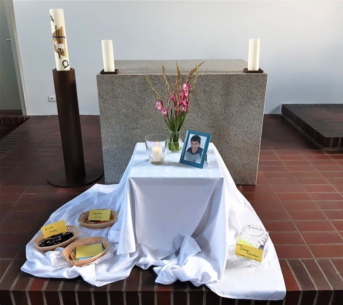 Grafenwöhr. In der Grafenwöhrer Michaelskirche ist für den verstorbenen Andreas B. ein Trauerort eingerichtet. Von Renate Gradl Bis kommenden Donnerstag oder bis zur Beerdigung ist die Kirche jeweils von zirka [&hellip;]