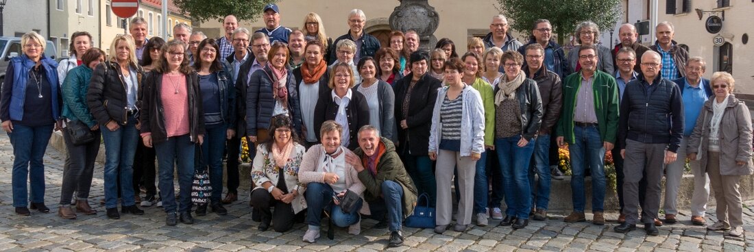 Grafenwöhr/Eschenbach. Zum Klassentreffen kamen die ehemaligen Schülerinnen und Schüler des Geburtsjahrgangs 1966/67 zusammen. An der Wirtschaftsschule Eschenbach drückten sie ehemals gemeinsam die Schulbank. Von Gerald Morgenstern Beim Weißwurstfrühstück in der [&hellip;]