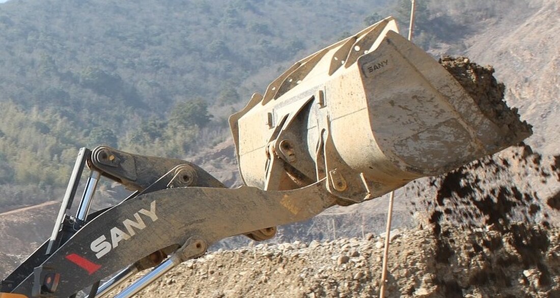 Neualbenreuth. Eine Humusanbauschaufel für einen Kleinbagger im Wert von etwa 1.000 Euro entwendeten unbekannte Täter von einem Baugrundstück in der Tirschenreuther Straße. Die Baggerschaufel, der Marke Caterpillar, lag zwischen Sonntag, [&hellip;]