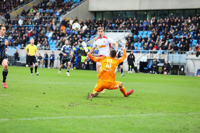 Feins Zauberfuß und Eichingers Gefühl bescheren dem SSV Jahn einen wichtigen Punkt