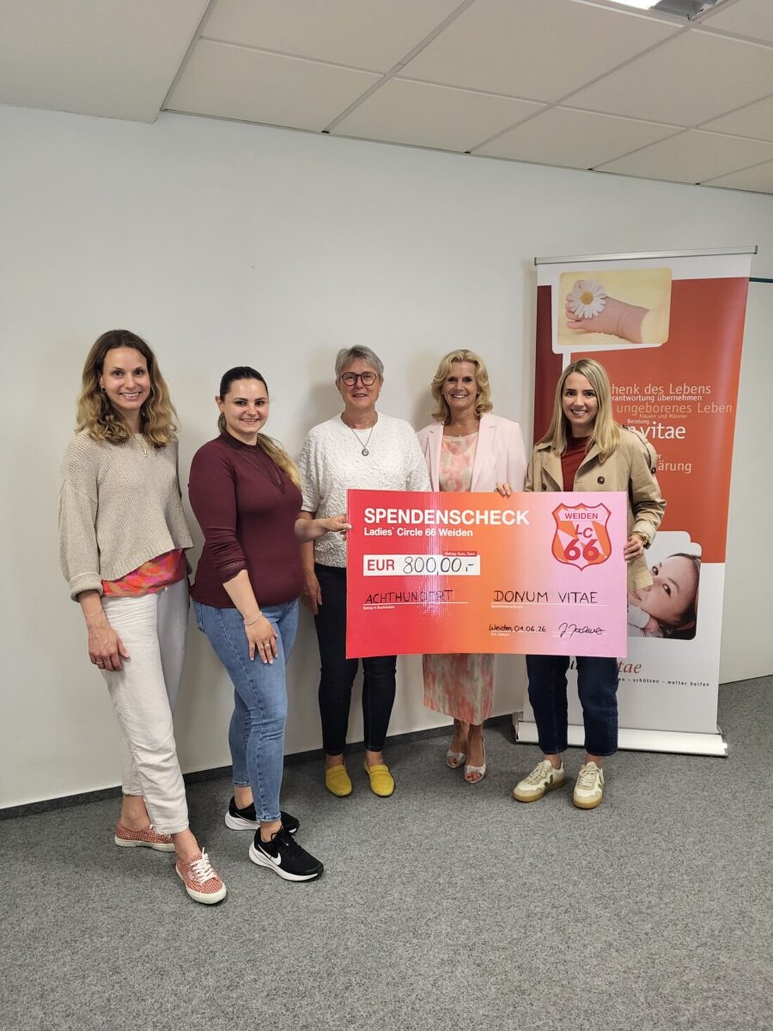 Weiden. Der Ladies Circle 66 Weiden spendet 800 Euro an DONUM VITAE und ermöglicht einen Kinovormittag für Jugendliche am 22. Juli 2026 mit dem Film Achtundzwanzig. Die Regisseurin soll kommen.