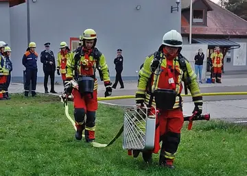 Erfolgreiche Leistungsprüfung bei der Feuerwehr Hütten