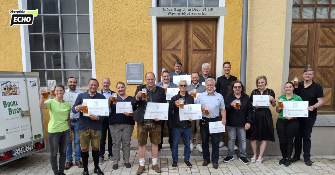 Eslarn. Beim Barthlmarkt hat die ILE Naturparkland Förderschilder für 17 Kleinprojekte an Kommunen und Vereine übergeben. Die Vorhaben stärken Tourismus, Infrastruktur, Ehrenamt sowie Natur- und Umweltschutz.