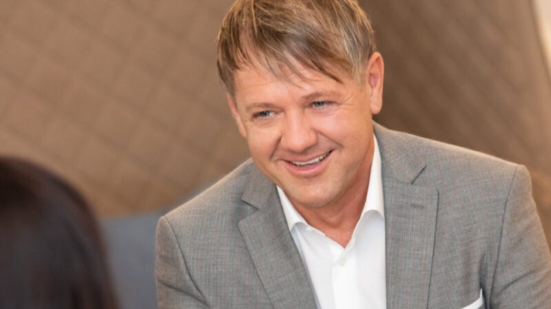 Weiden. Gelingt ihm der Sprung in die Stichwahl? Nächsten Sonntag, 8. März, weiß Weiden mehr. Für die Bürgerliste kandidiert Jürgen Meyer für das Amt des Oberbürgermeisters. Er verspricht "frischen Wind", möchte neue Impulse setzen. Sein Wahlprogramm steht für eine bürgernahe und zukunftsorientierte Stadtpolitik.