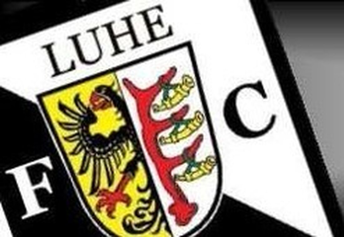 Luhe-Wildenau. Rund 600 Euro Schaden richtete ein oder mehrere Unbekannte in der Nacht von Montag auf Dienstag im Sportheim des FC Luhe-Markt an. Über ein ebenerdiges, verschlossenes Fenster wollten der [&hellip;]