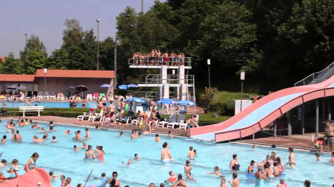 Erbendorf/Tirschenreuth. Der herrliche Sommer ließ zwar die Kassen der Freibäder in der Region klingeln, aber viele Kommunen können notwendige Reparaturen ihrer Einrichtungen nicht zahlen. Droht einigen Bädern sogar die Schließung? [&hellip;]