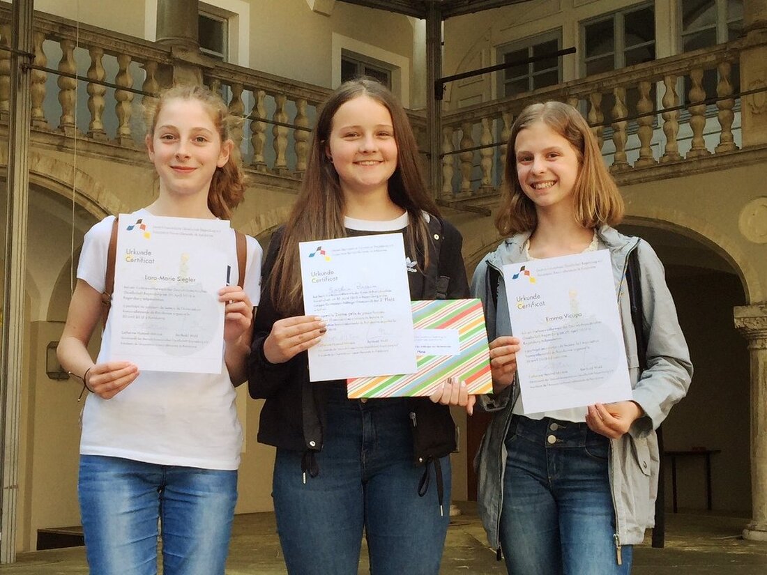 Weiden. Eine Elly-Schülerin schaffte es auf Rang zwei beim regionalen Vorlesewettbewerb der Deutsch-Französischen Gesellschaft in Regensburg. Die Geschwindigkeit macht nicht das Rennen. Flüssige und klare Aussprache sowie gute Betonung stehen im [&hellip;]