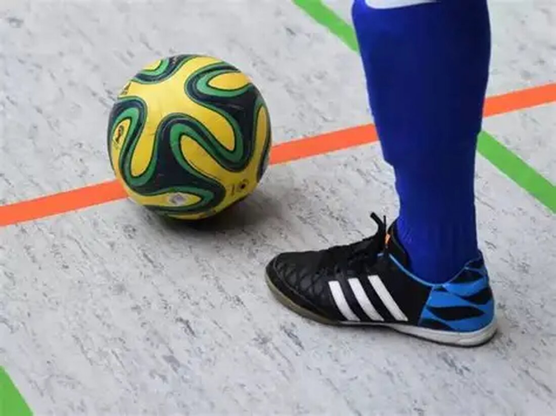 Amberg/Weiden. Die Futsal-Kreismeisterschaft am Samstag, 3. Januar, ist nach der Absage des SV Waldau verkürzt; es spielen elf Teams.