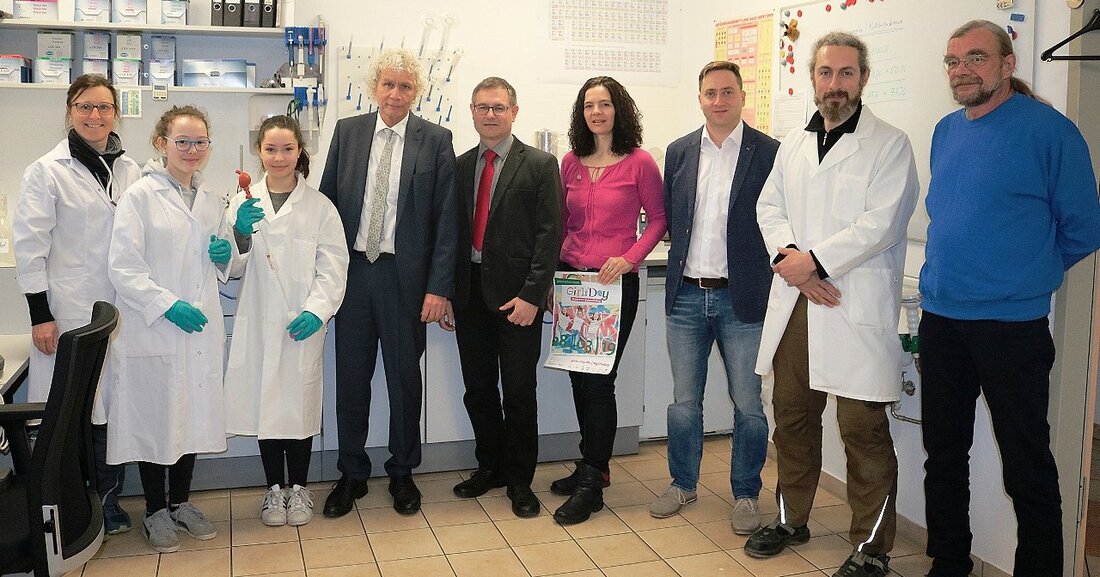 Tirschenreuth. Der Girls Day 2019 am Landratsamt Tirschenreuth war komplett ausgebucht. Der Landkreis-Chef besuchte Julia Bauer und Anna Dill auf der Reststoffdeponie Steinmühl. Landrat Wolfgang Lippert nahm sich die Zeit, um [&hellip;]