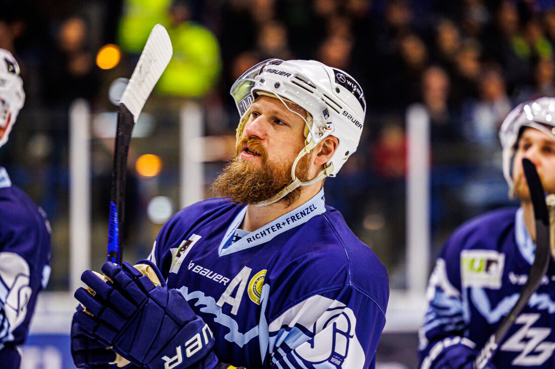 Weiden. Verletzungen und eine Krankheitswelle zwingen die Blue Devils zum Handeln. Per Förderlizenz kommen Stürmer Matthias Pischoff sowie U20-Spieler Maxim Scholl und Maximilian Oswald, dazu gibt Ralf Herbst ein Comeback.