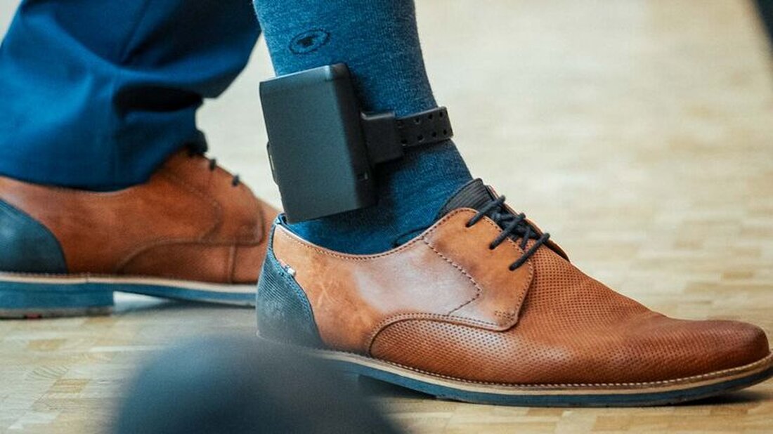 Tirschenreuth/Regensburg. Seit 2022 lebt der verurteilte IS-Anhänger Abdulhadi B. in Tirschenreuth. Es handelt sich dabei um eine Anordnung des Landesamts für Asyl und Rückführungen in München. Jetzt hat das Verwaltungsgericht Regensburg erneut entschieden: Er muss bleiben.