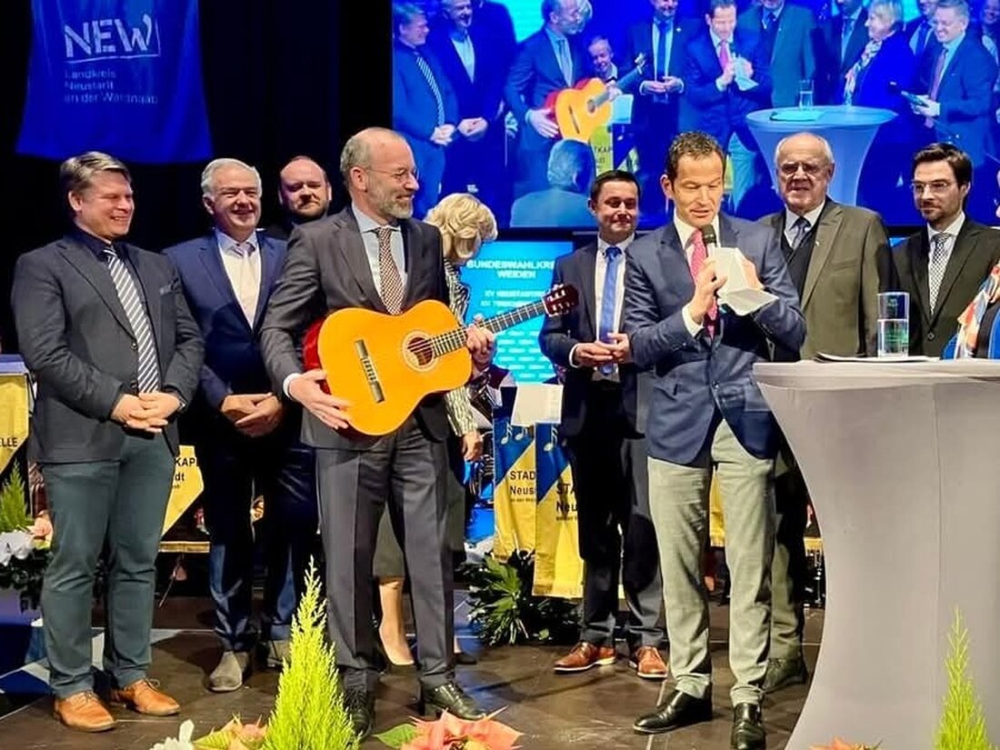 Neustadt/WN. Ein besonderer Wunsch konnte dieser Tage für eine schwerkranke Bewohnerin des Hospizes Sankt Felix in Erfüllung gehen: Sie durfte ihren Ehemann, mit dem sie seit Jahrzehnten verheiratet ist, noch einmal im Alten- und Pflegeheim in Weiden besuchen.