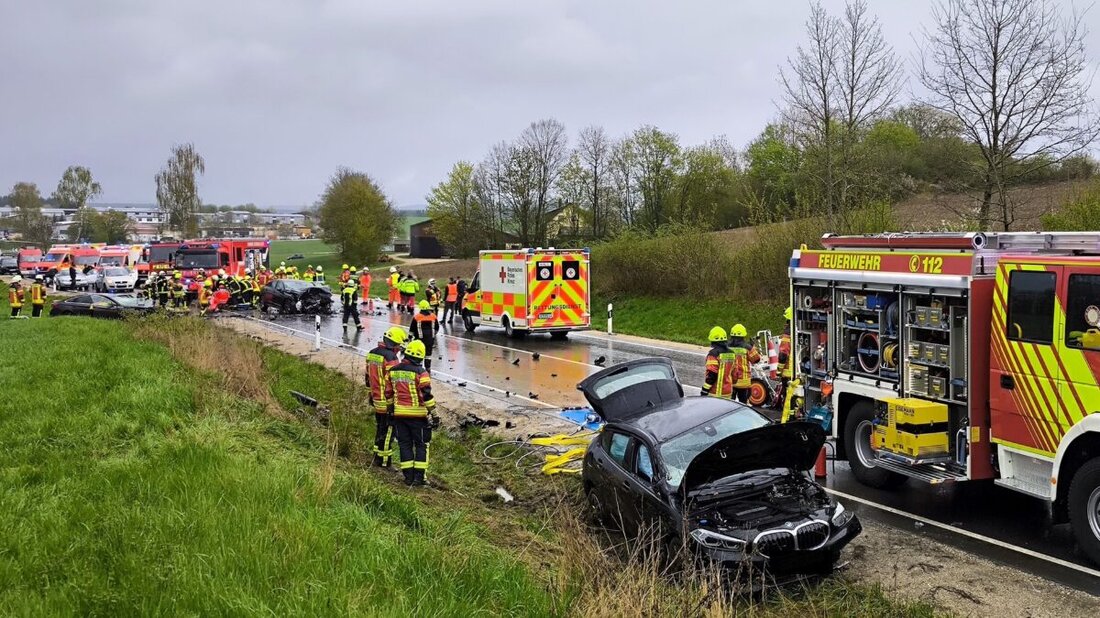 Eschenbach. Edeka Peukert unterstützte den Neubau des katholischen Pfarr- und Jugendheims mit 998,93 Euro aus Pfandspenden. Das Geld wurde durch eine Sammelbox bei den Leergut-Automaten gesammelt und fließt direkt in das Bauprojekt.