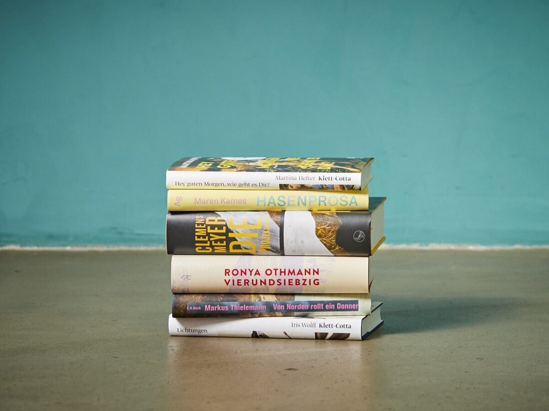 Max Weidner steht mit "Kini von da Wiesn" im Finale um den Wiesn-Hit 2025 und hofft auf Unterstützung aus seiner Heimat, der Oberpfalz. Sein Song bringt frischen Wind in die bayerische Feierkultur. Bis Mittwoch,16. Juli 2025, um 24 Uhr können wir für ihn abstimmen.