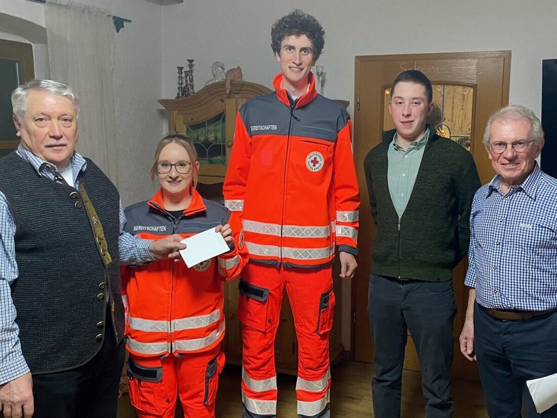 Maxhütte-Haidhof. Am 3. Oktober 2024 lädt der Seniorenbeirat zu einem bunten Nachmittag in der Stadthalle ein. Die Veranstaltung bietet musikalische Unterhaltung und gesellige Begegnungen.