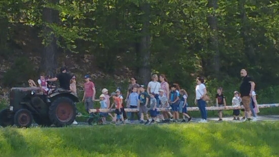 Plößberg. Im Generationentreff nominierte die Wählergemeinschaft „Jetzt bereit für eigene und neue Wege“ Markus Preisinger mit 100 Prozent zum Bürgermeisterkandidaten. Er kündigt Aufbruch, Transparenz und digitale Verwaltung an.