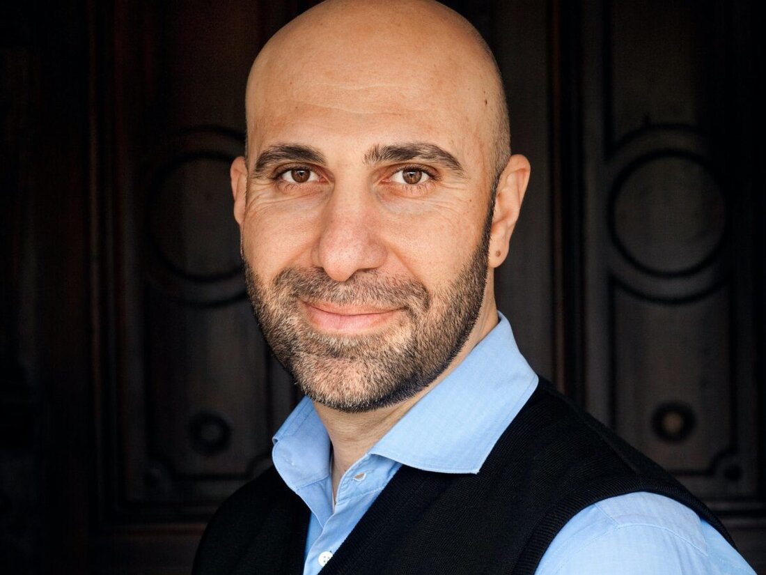 Weiden. Die Gesellschaft für Christlich-Jüdische Zusammenarbeit holt Ahmad Mansour nach Weiden. Der Autor aus Berlin ist als Islamismus- und Antisemitismus-Forscher in ganz Deutschland gefragt. Am Mittwoch, 24. September, kommt er zu einem Vortrag in die Oberpfalz.