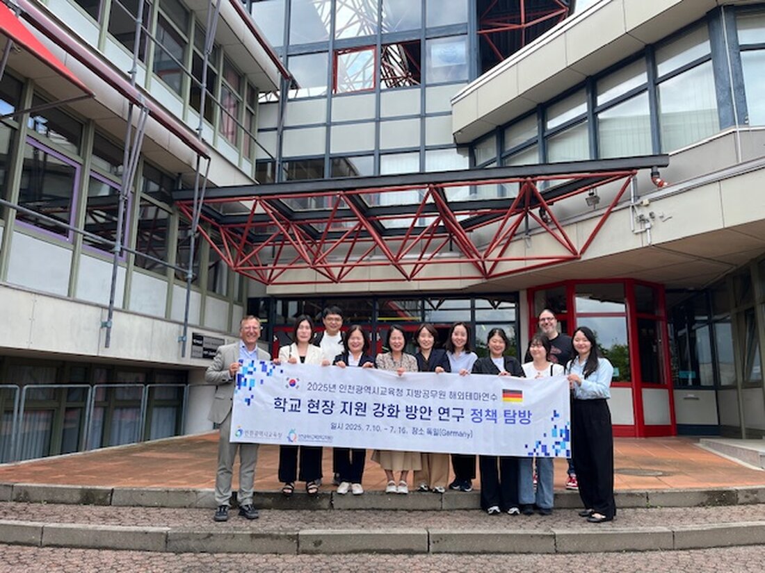 Weiden. Am 11. Juli 2025 besuchte eine 10-köpfige koreanische Bildungsdelegation das Elly-Heuss-Gymnasium, um sich über das deutsche Schulsystem zu informieren. Die Gruppe war von der Ausstattung und der Offenheit der Schule beeindruckt.