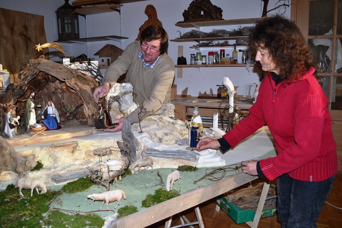 Ebnath/Neusorg. Gerhard Schinners Krippen sind etwas ganz Besonderes. Auch der Künstler selbst, der vor zwölf Jahren einen Sohn verlor, ist ganz besonders. Von Udo Fürst Fast zärtlich streicht er dem [&hellip;]