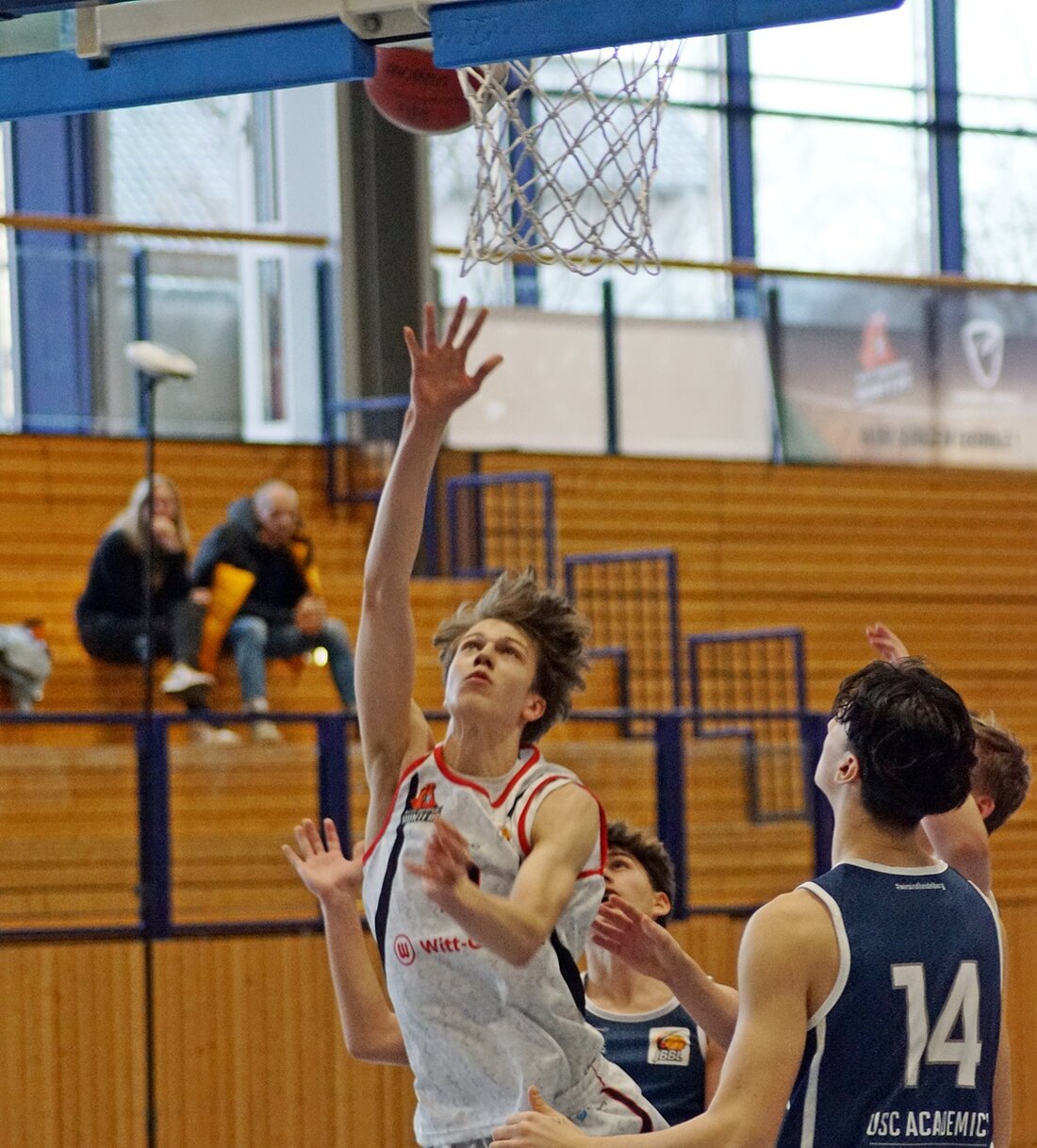 Weiden.  Das erste Playdownspiel für die junge Oberpfälzer Truppe wurde gewonnen. Aber es war ein schweres Stück Arbeit.