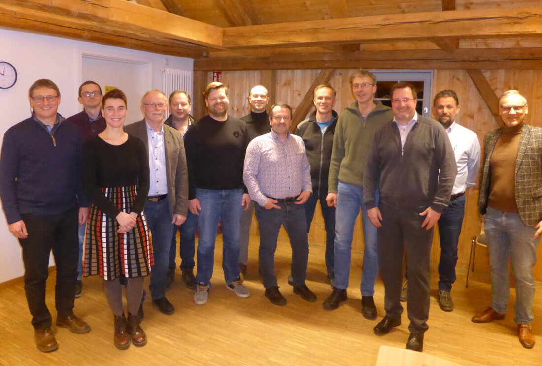 Konnersreuth. Die Teilnehmergemeinschaft Konnersreuth 2 traf sich erstmals, um organisatorische Themen und Maßnahmen gegen Starkregen zu diskutieren. Ziel ist der verbesserte Schutz vor Starkregen durch Wasserrückhalt, um Schäden zu verhindern.