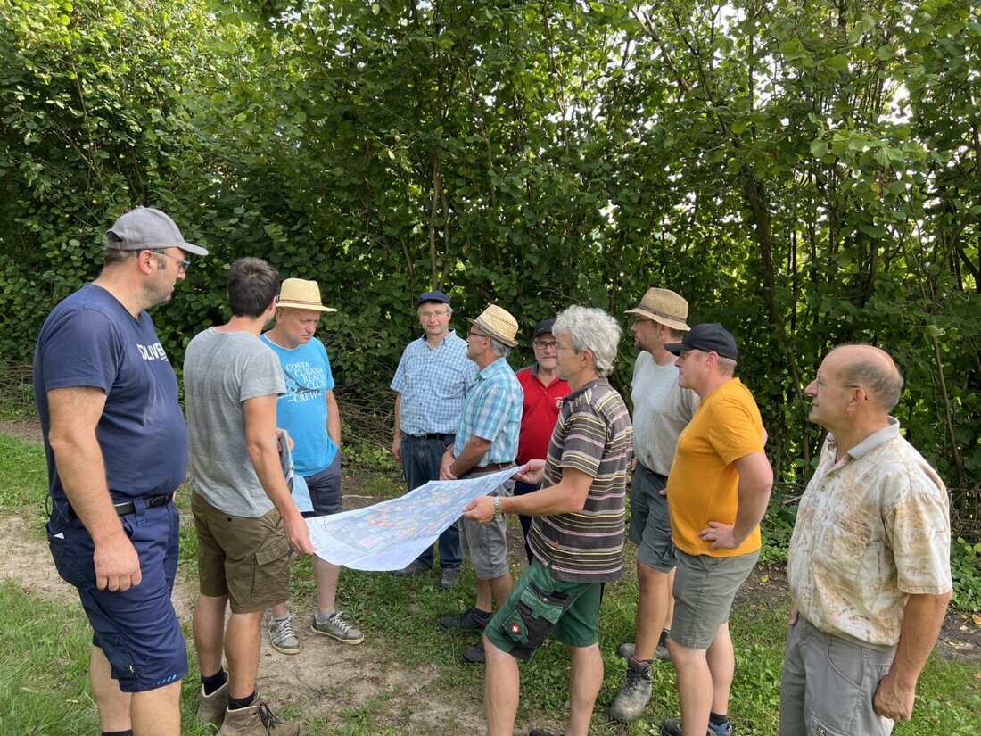 Thanstein. Der neu gewählte Vorstand von Thanstein-Tännesried hat mit der Arbeit begonnen, um die regionale Entwicklung voranzutreiben. Peter Braun wurde zum örtlich Beauftragten gewählt; eine allgemeine Teilnehmerversammlung ist für Herbst/Winter 2025 geplant.