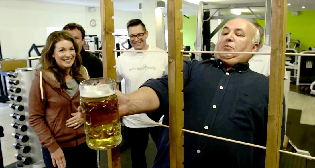 Tirschenreuth. Der Tirschenreuther Albert Schmidt hält einen schier unglaublichen Rekord: 45:02 Minuten stemmte er einen vollen Masskrug. Am Sonntag ist er im Bayerischen Fernsehen zu sehen. Von Udo Fürst Seine [&hellip;]