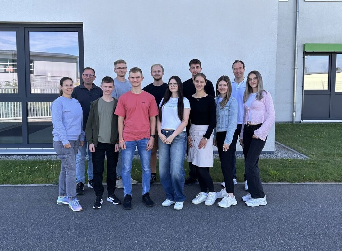 Windischeschenbach. microSYST startet ins Ausbildungsjahr 2025 mit drei neuen Auszubildenden und stärkt mit moderner Technik, familiärem Klima und Verantwortung die regionale Fachkräftesicherung.