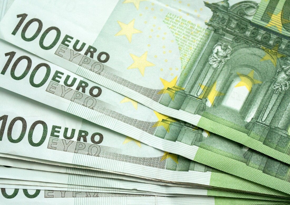 Tirschenreuth. Böses Erwachen für eine Mitarbeiterin eines Verbrauchermarktes in der Mitterteicher Straße, als sie die Tageseinnahmen vom Mittwoch zur Bank brachte. Jetzt ermittelt die Polizei. Die Zählmaschine ließ sich nicht beirren [&hellip;]